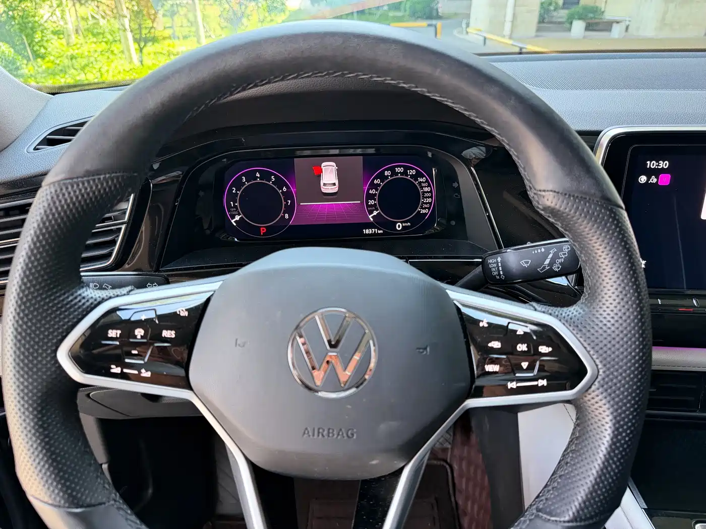 Volkswagen Teramont 2023 330TSI FWD Premium Luxury Edition фото 16