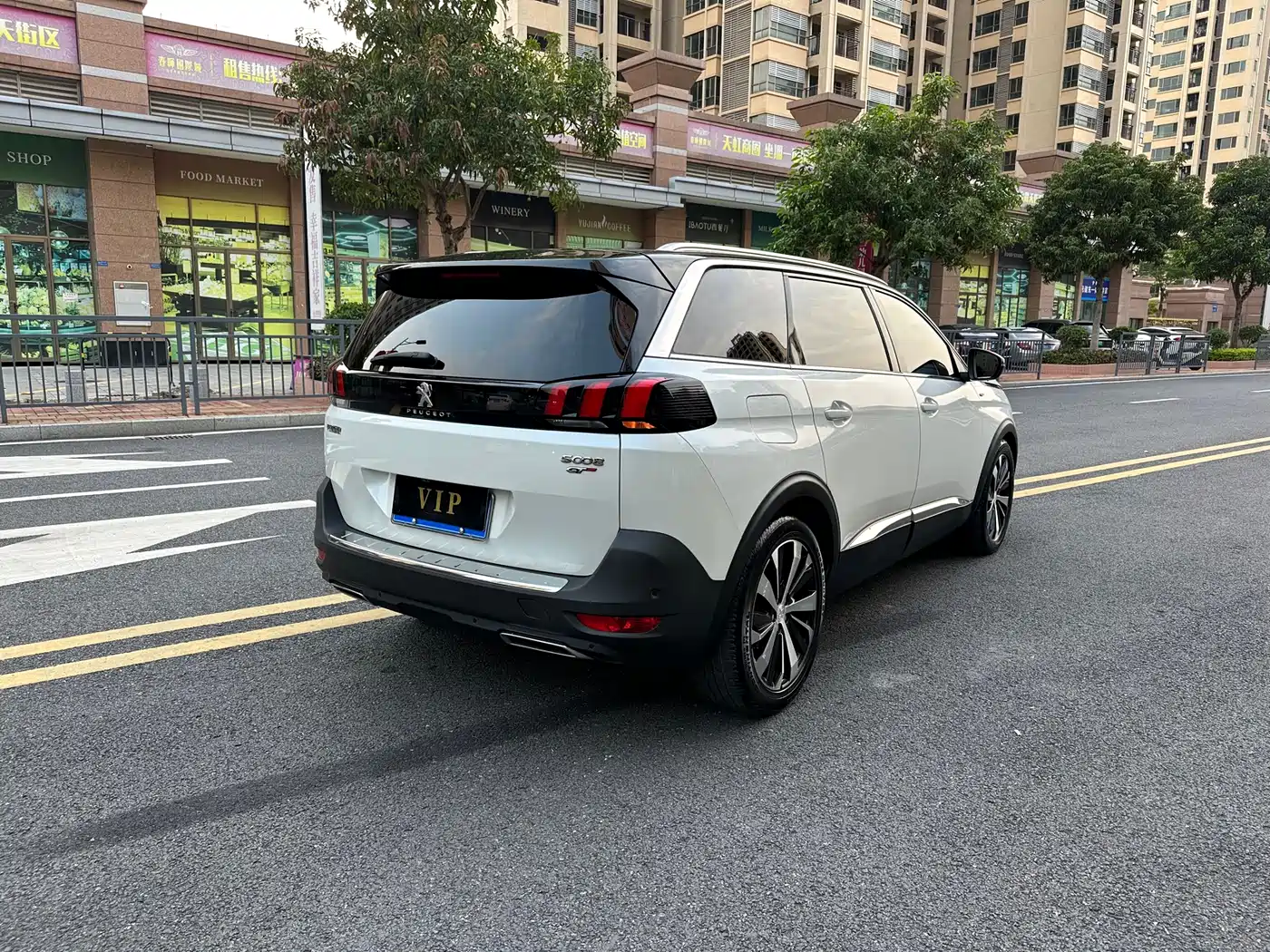 Peugeot 5008 2017 380THP 7-Seater Luxury GT Edition фото 7