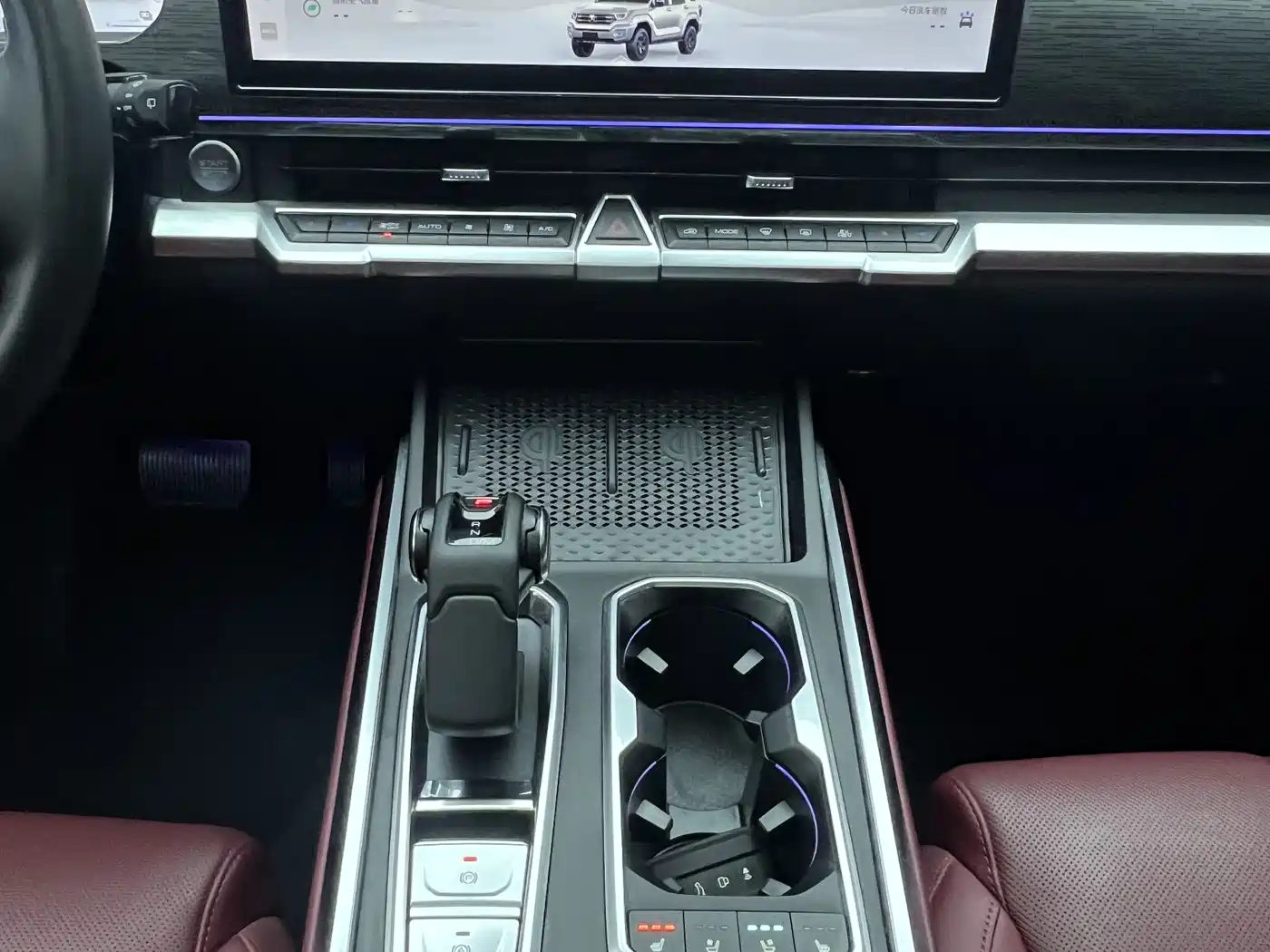 Tank 400 New Energy 2024 Hi4-T Off-Road Edition фото 17