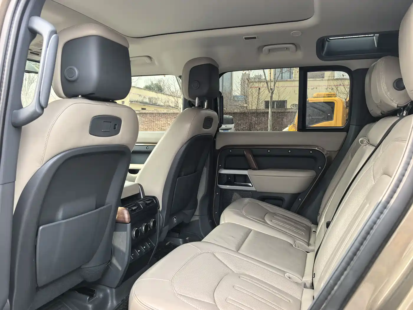 LAND ROVER GUARD