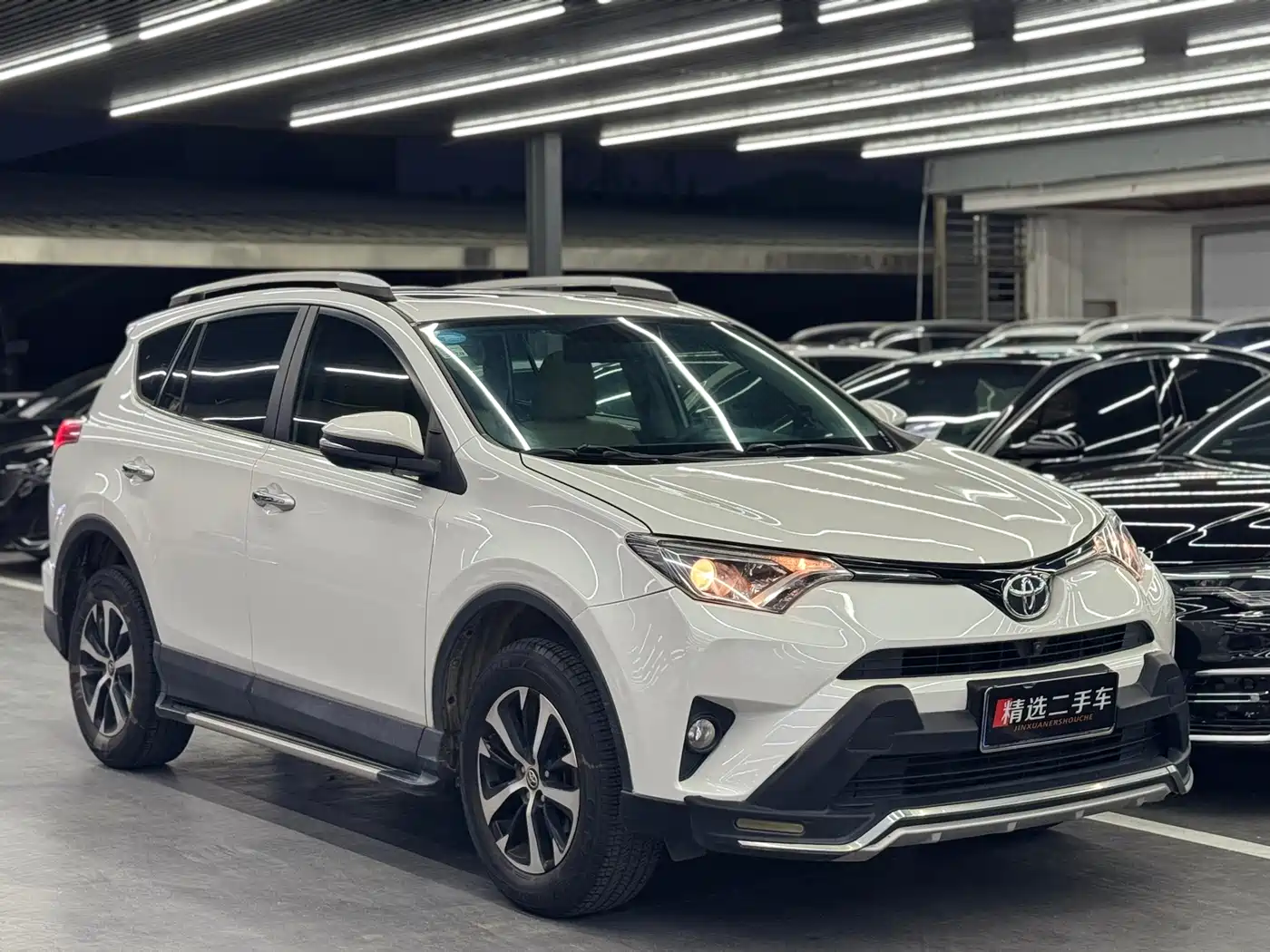 Toyota RAV4 Rongfang 2016 2.0L CVT 2WD Trend (China V) фото 2