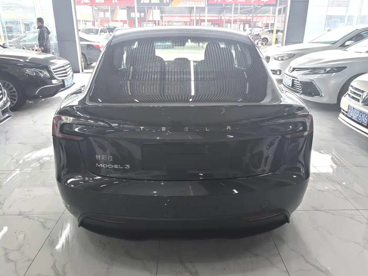 TESLA MODEL 3