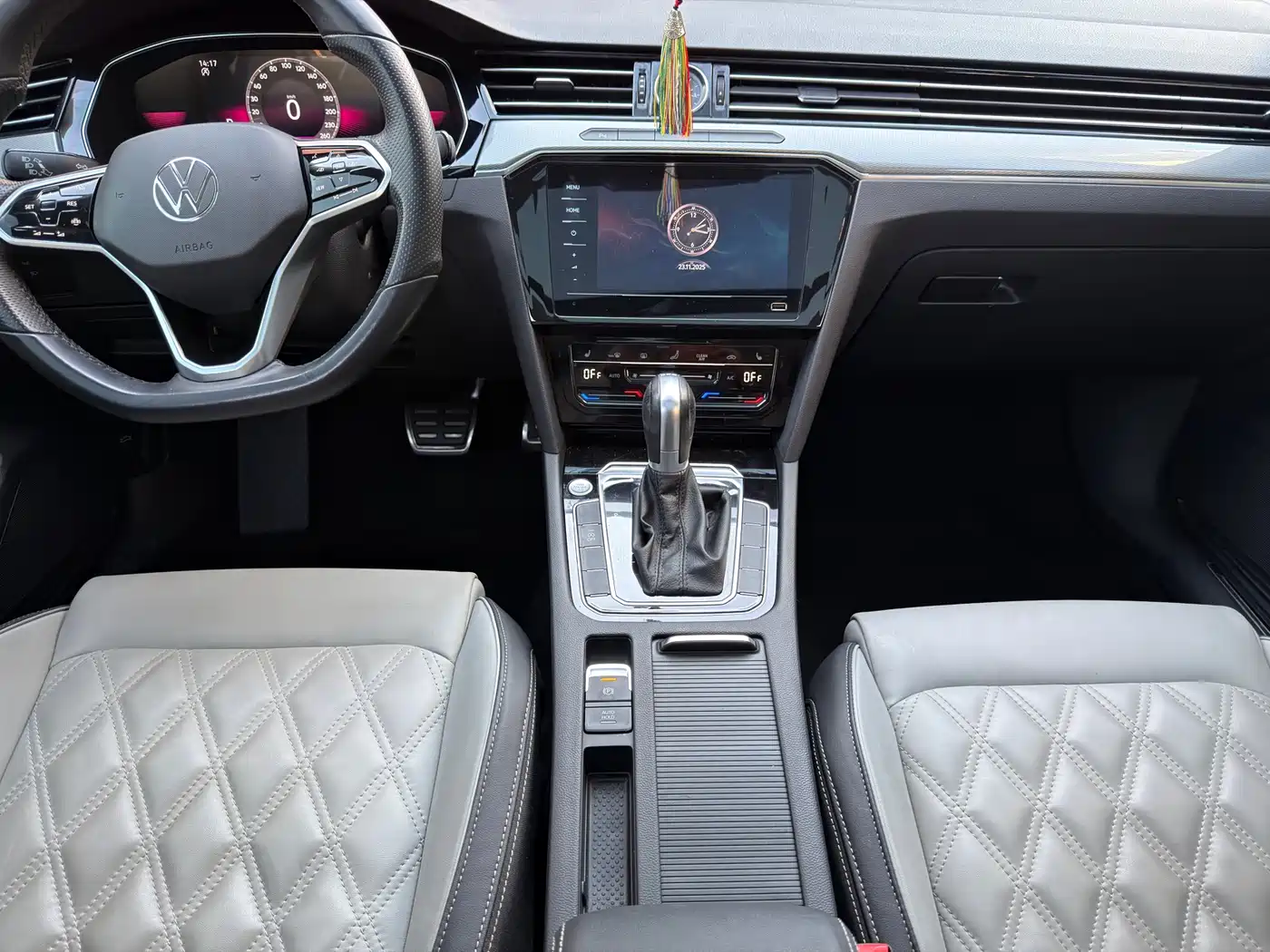 Volkswagen Magotan 2021 330TSI DSG 30th Anniversary Edition фото 9
