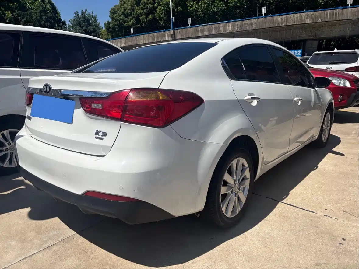 Kia K3 2015 1.6L Automatic GLS фото 4