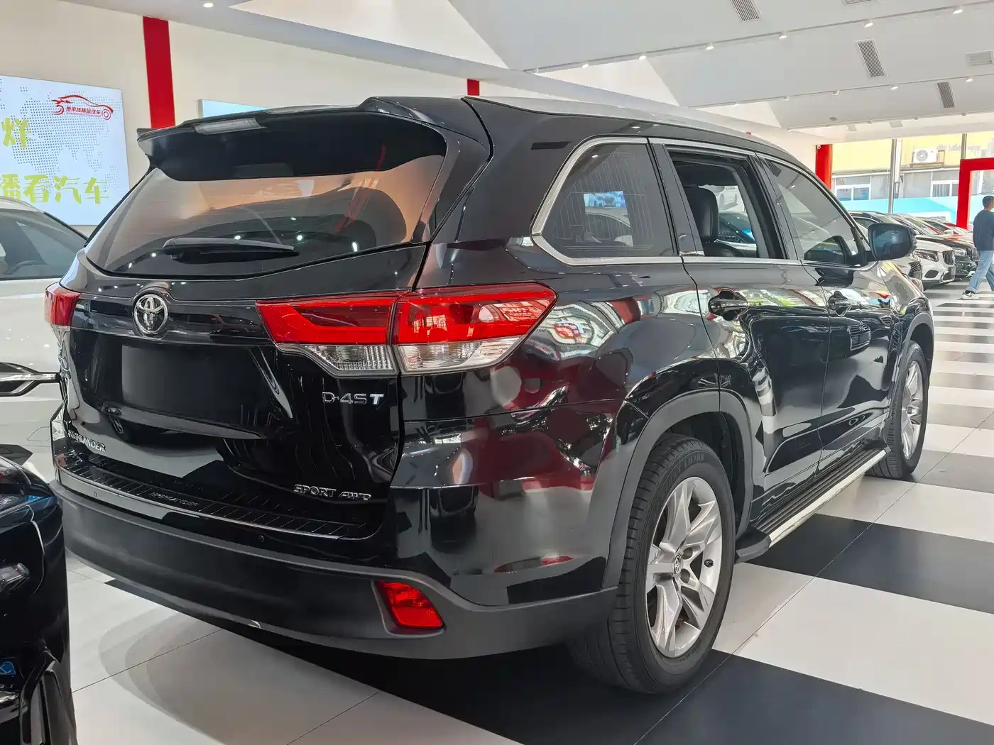 TOYOTA HIGHLANDER