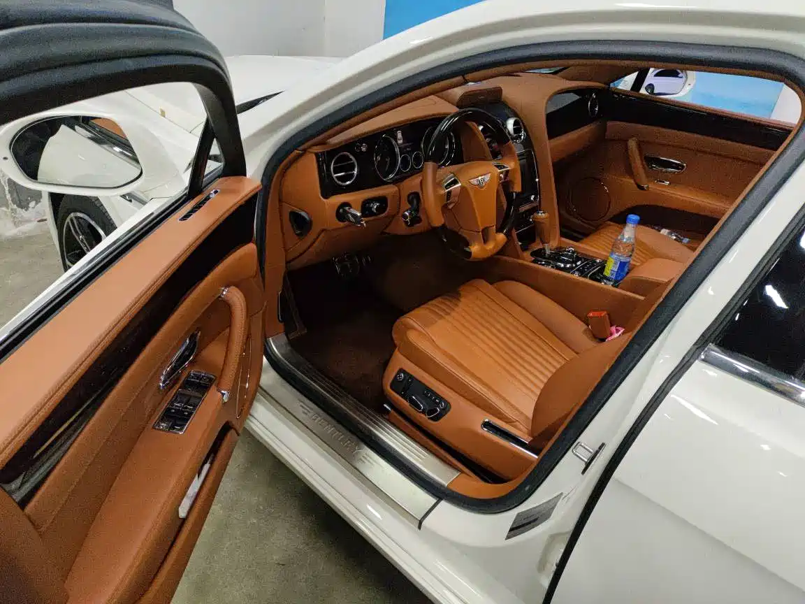 Bentley Flying Spur 2016 4.0T V8 Standard Edition фото 5