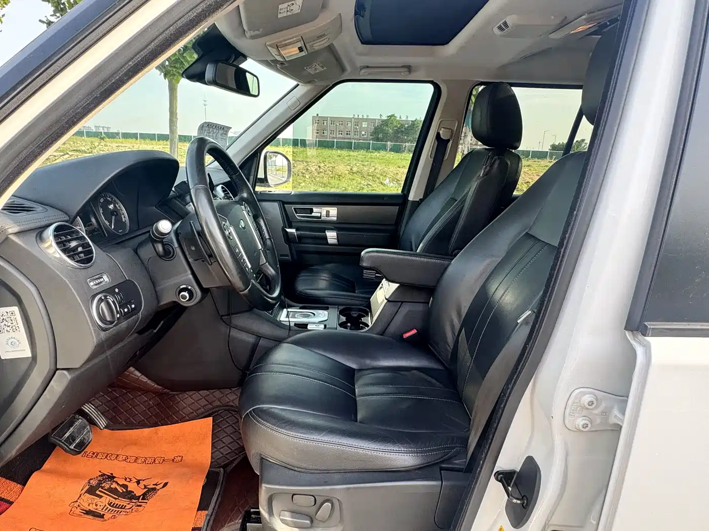 Land Rover Discovery 2015 3.0 SC V6 HSE фото 5