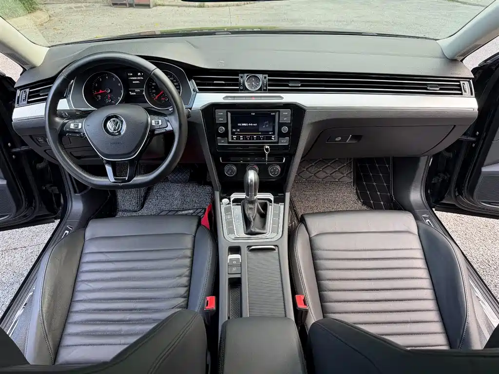 Volkswagen Magotan 2018 330TSI DSG Leading фото 14