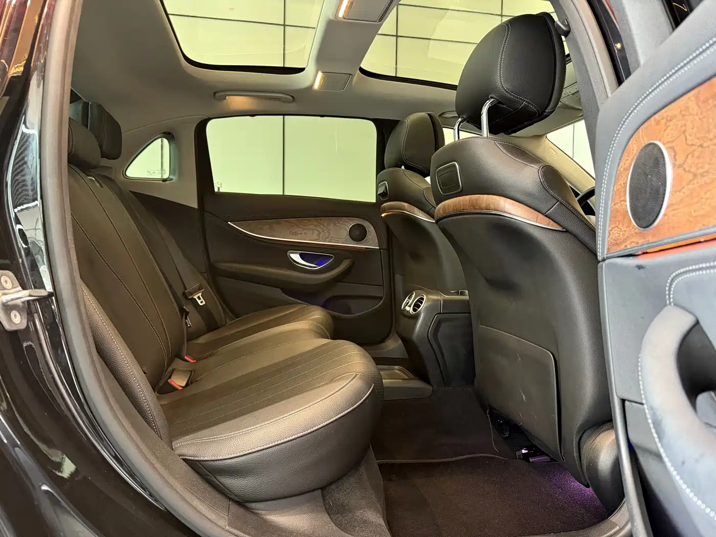 Mercedes-Benz E-Class 2018 E 300 L Luxury фото 9