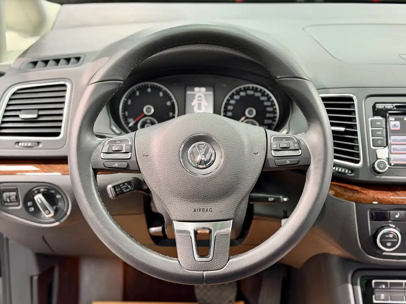 Volkswagen Sharan 2014 2.0TSI Comfort фото 8