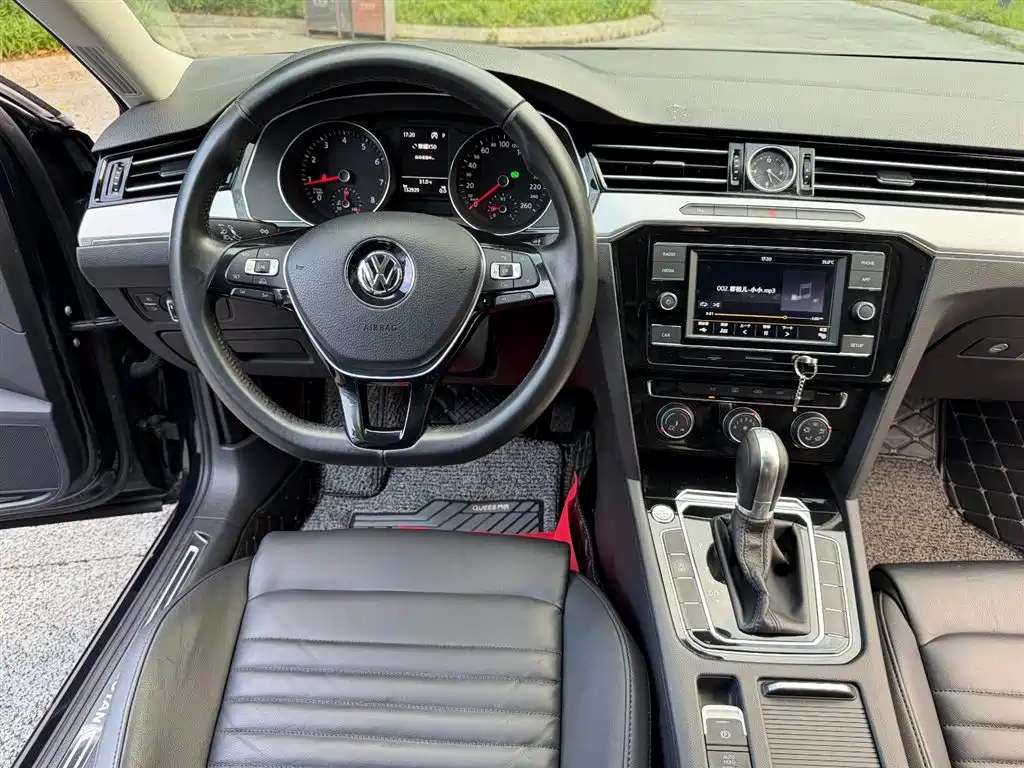 Volkswagen Magotan 2018 330TSI DSG Leading фото 15