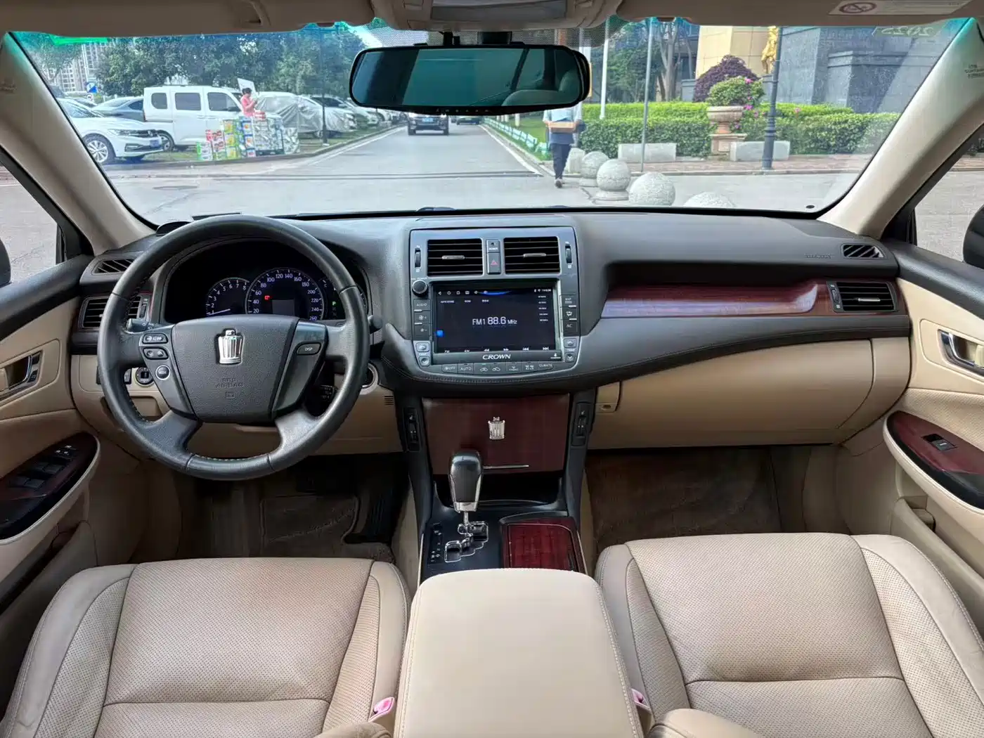 Toyota Crown 2011 2.5L Royal Leather Sunroof Special Edition фото 8