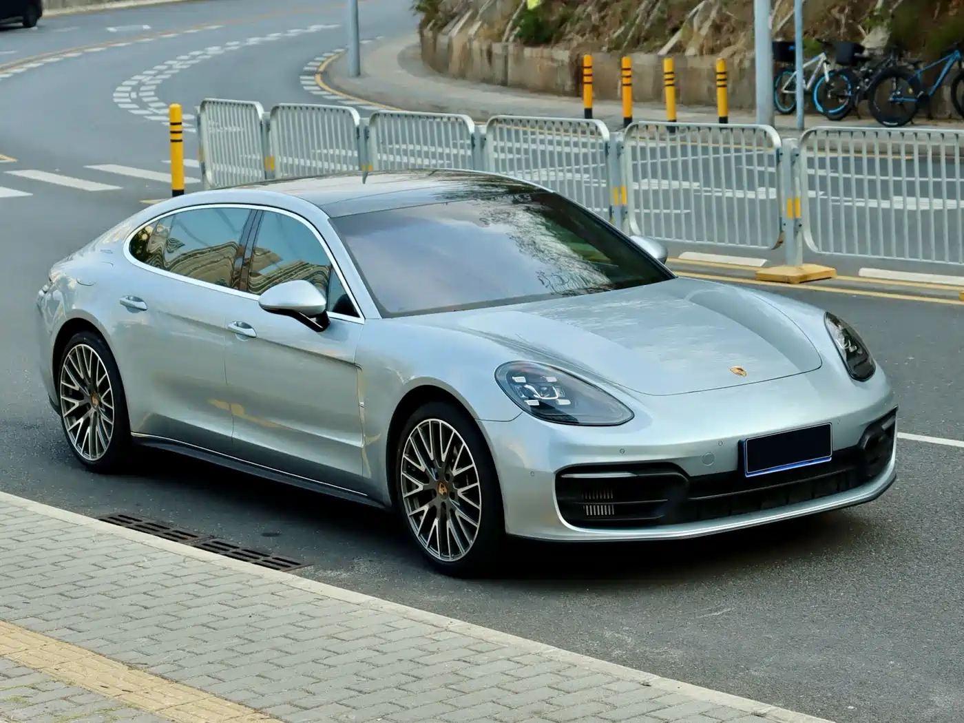 Porsche Panamera 2022 Panamera 4 Executive Long Wheelbase 2.9T фото 3