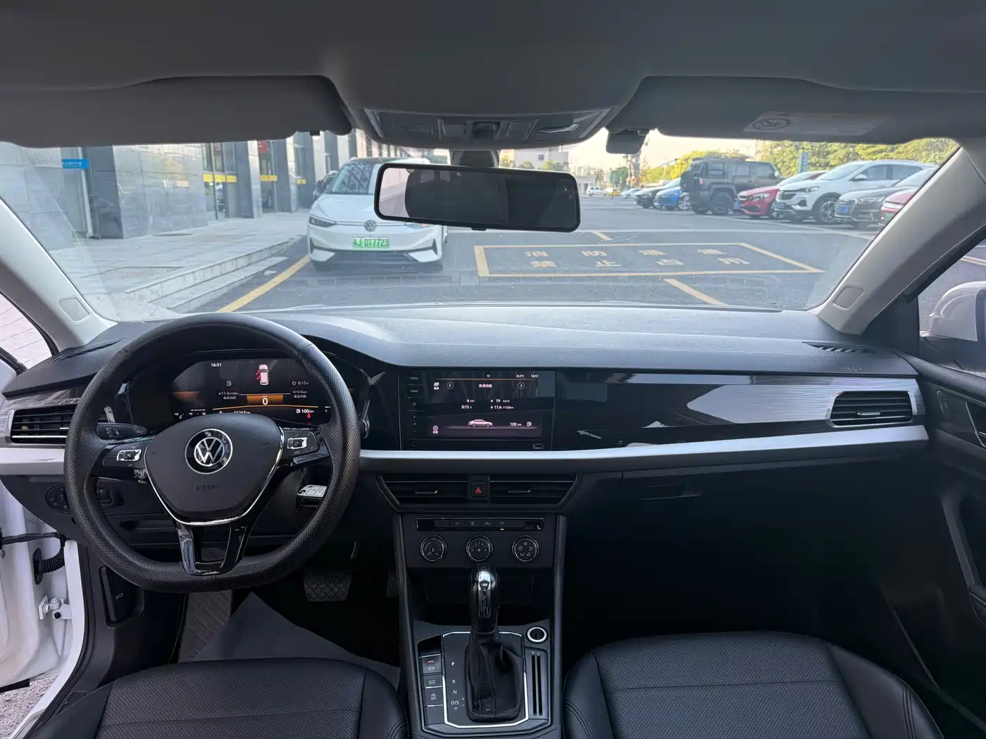 Volkswagen Lavida 2021 1.5L Auto Comfort Edition фото 6