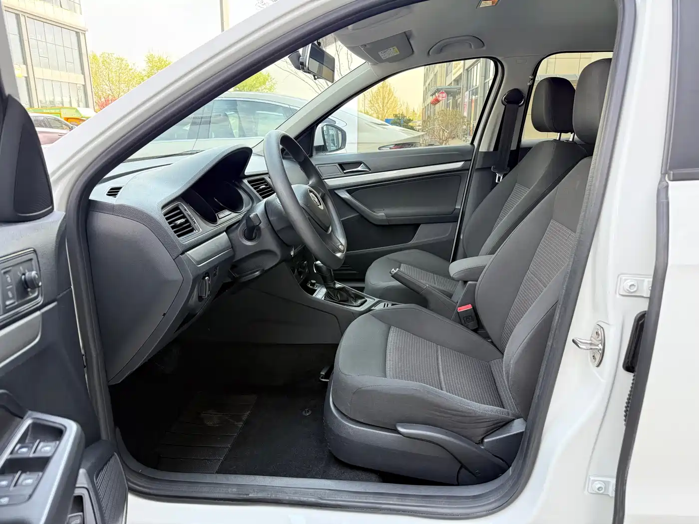 Volkswagen Lavida 2018 Classic 1.5L Automatic Trend China VI фото 7