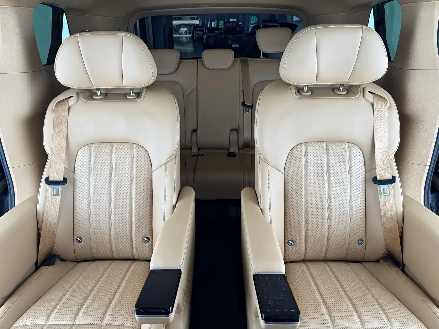 Voyah Auto Voyah Dreamer 2025 PHEV 4WD Kunpeng Premium Edition фото 20