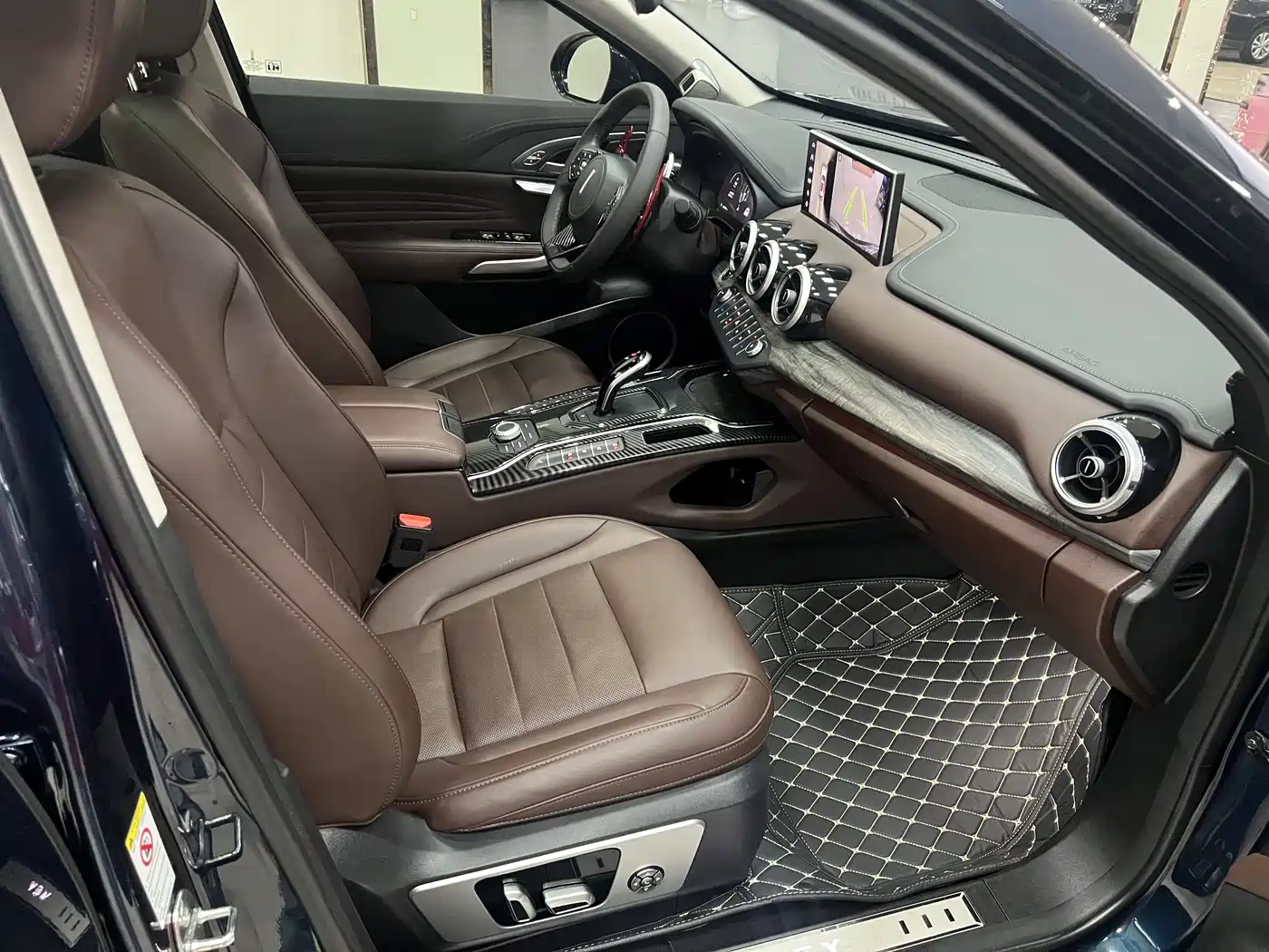 WEI PAI WEI BRAND VV7