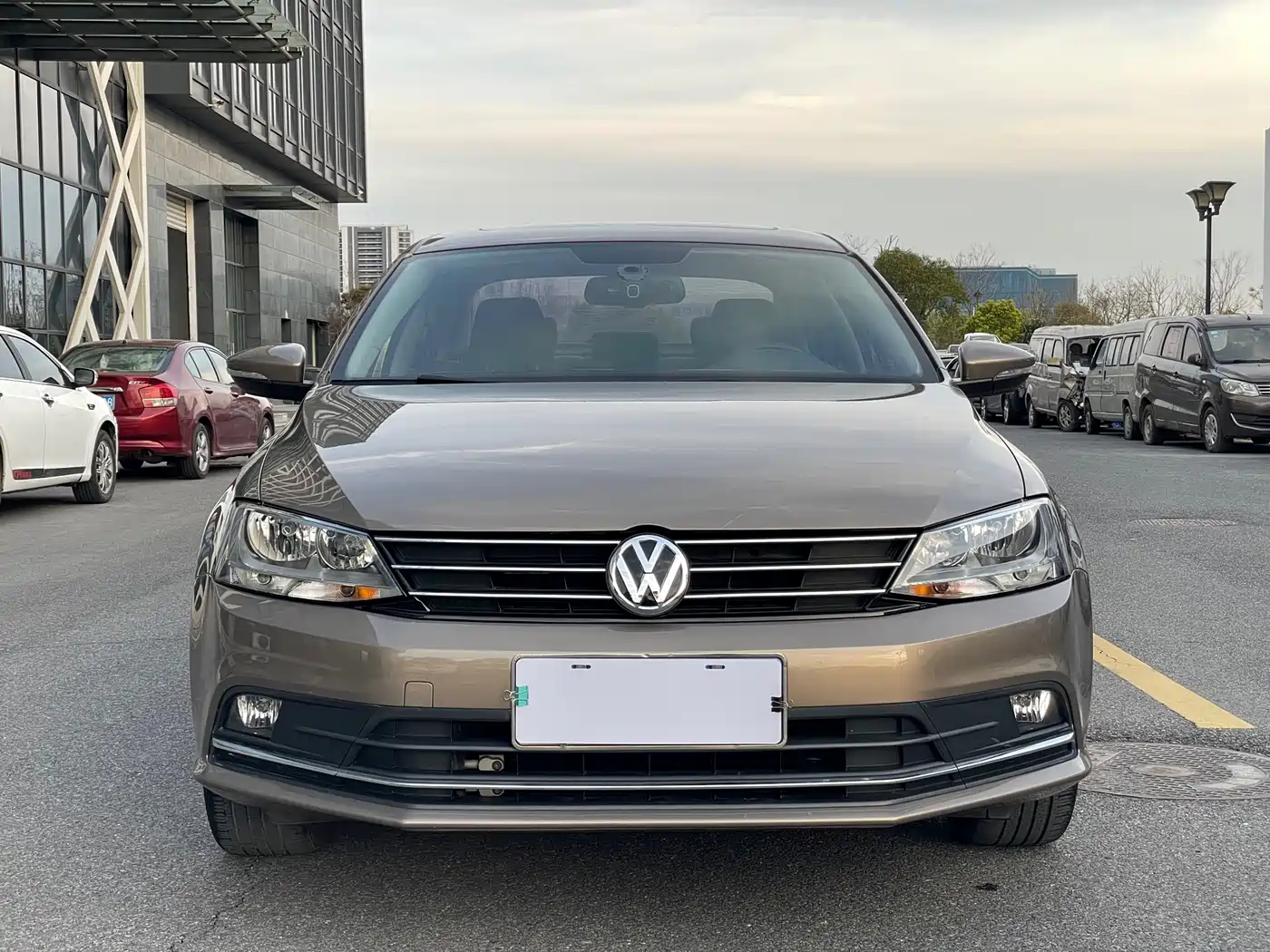 Volkswagen Sagitar 2017 1.6L Automatic Comfort фото 2
