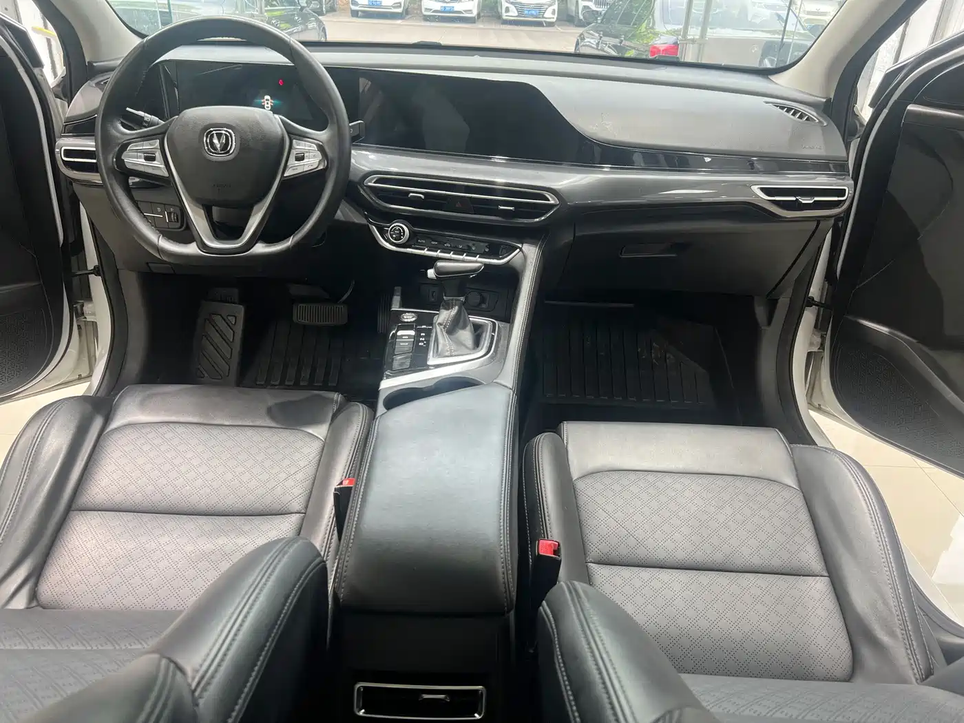 Фото 5 - Changan Eado
