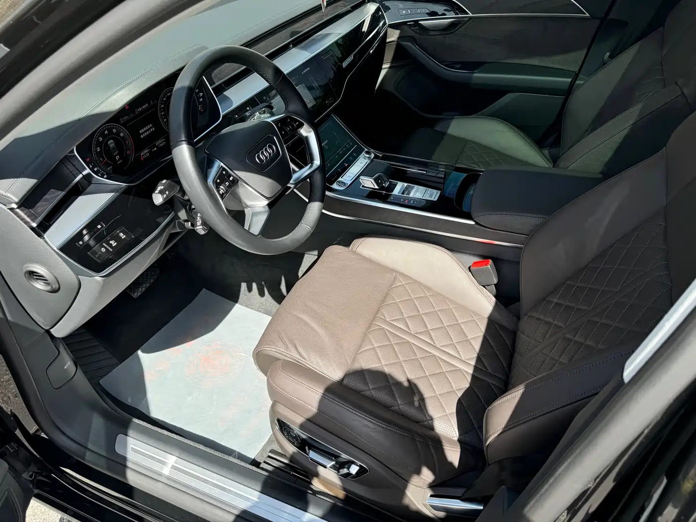 Audi A8 2022 A8L 50 TFSI quattro Comfort Collector's Edition фото 3