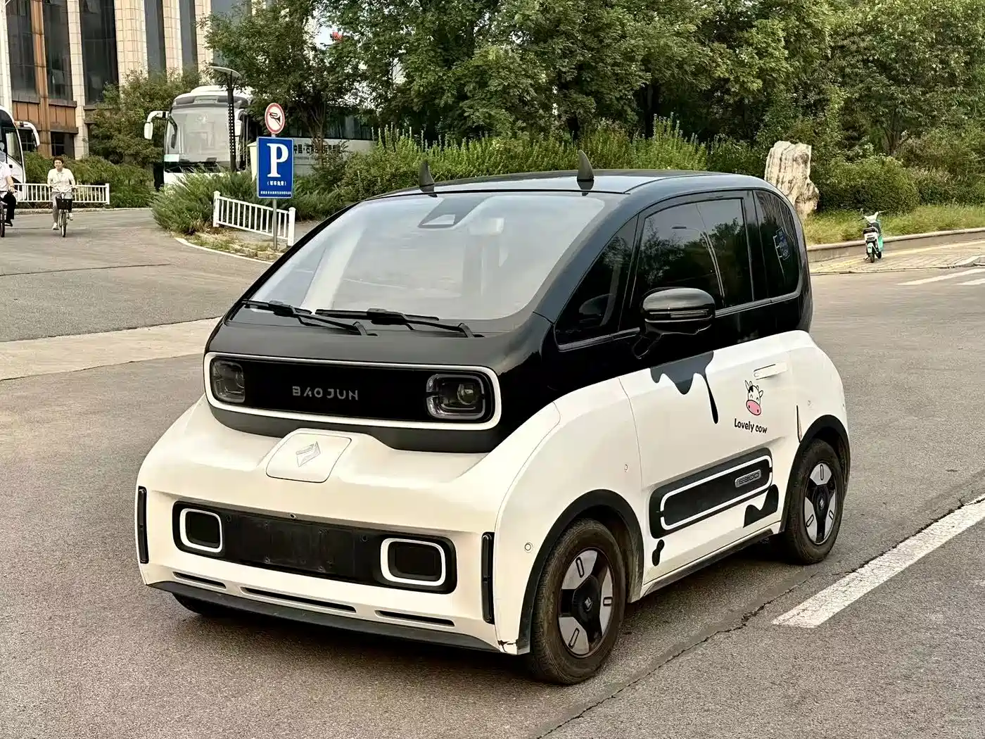 2021 Baojun E300