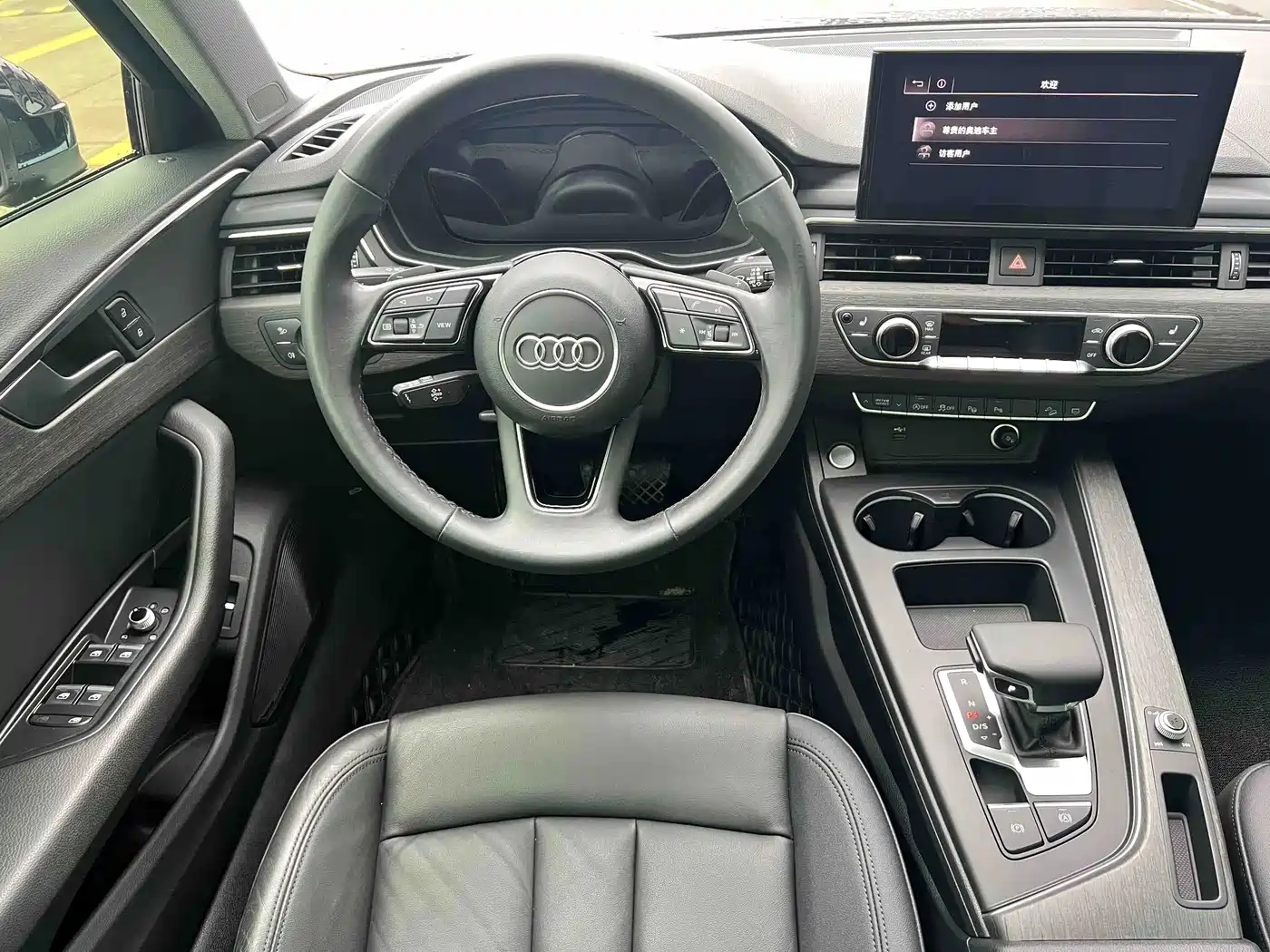 Фото 12 - Audi A4 (Import)