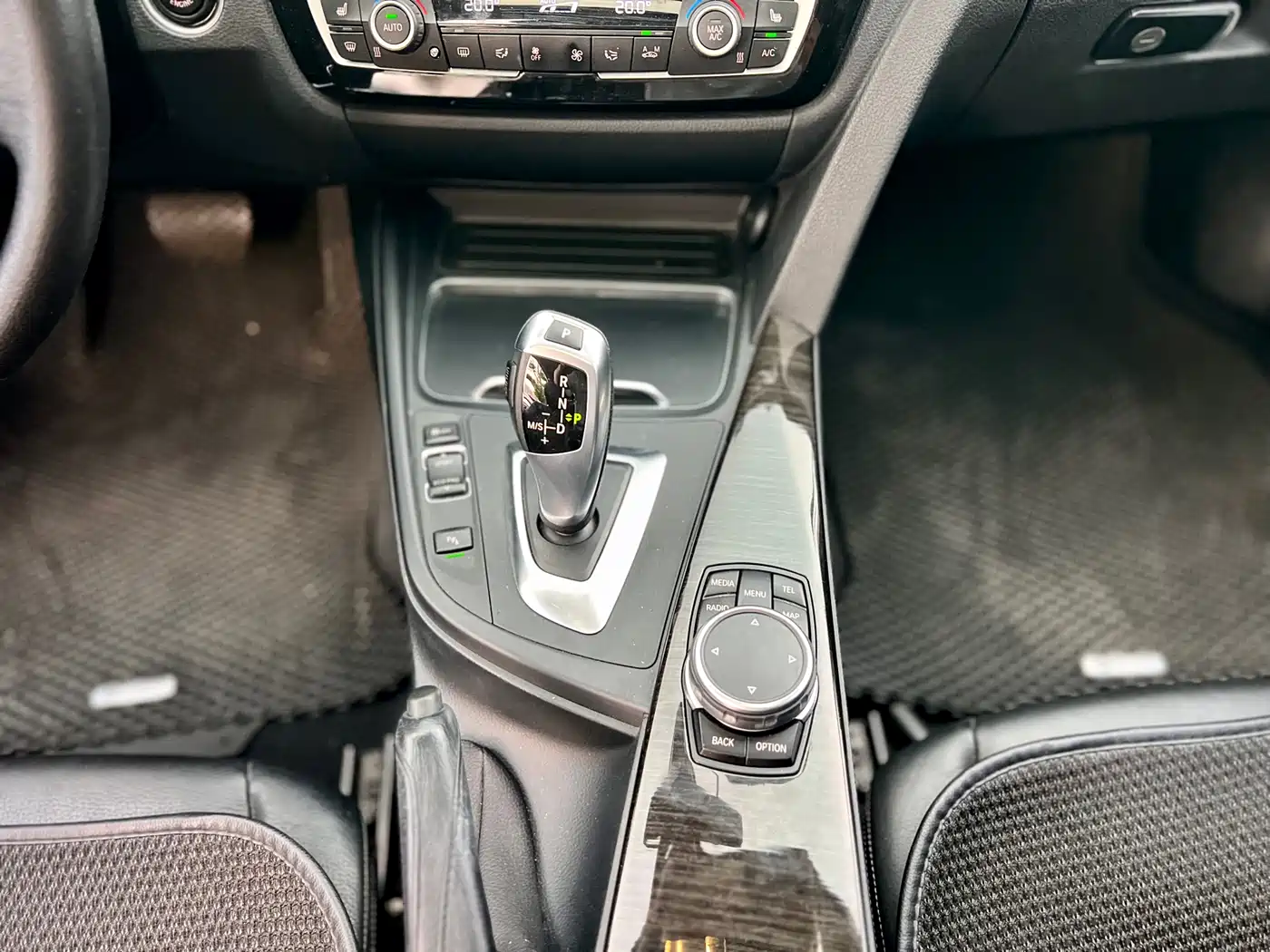BMW 3 Series 2016 320Li Luxury Design Package фото 16