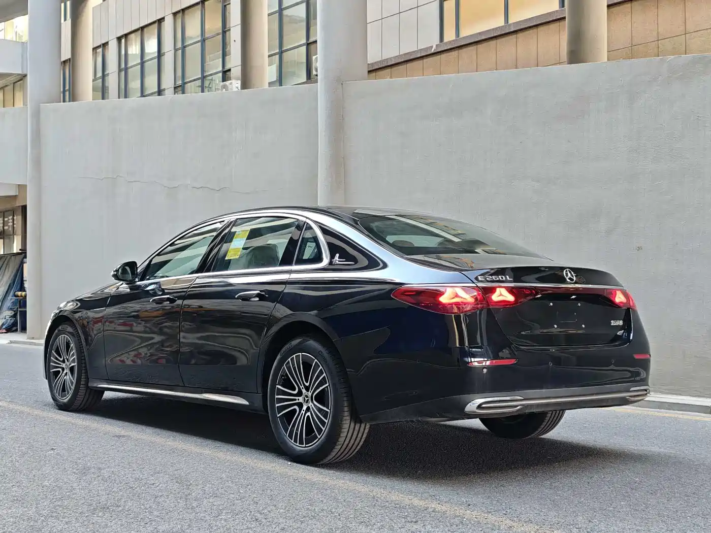 MERCEDES-BENZ E-CLASS