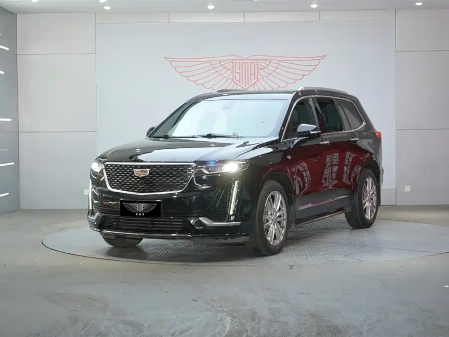 CADILLAC XT6