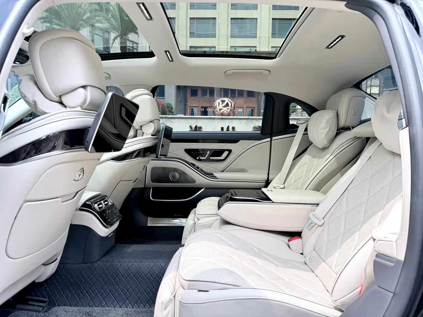 Mercedes-Benz Maybach S-Class 2025 Model S 480 4MATIC фото 11