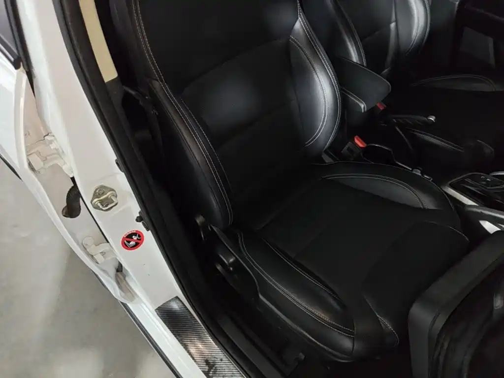 Фото 25 - Geely Vision X3