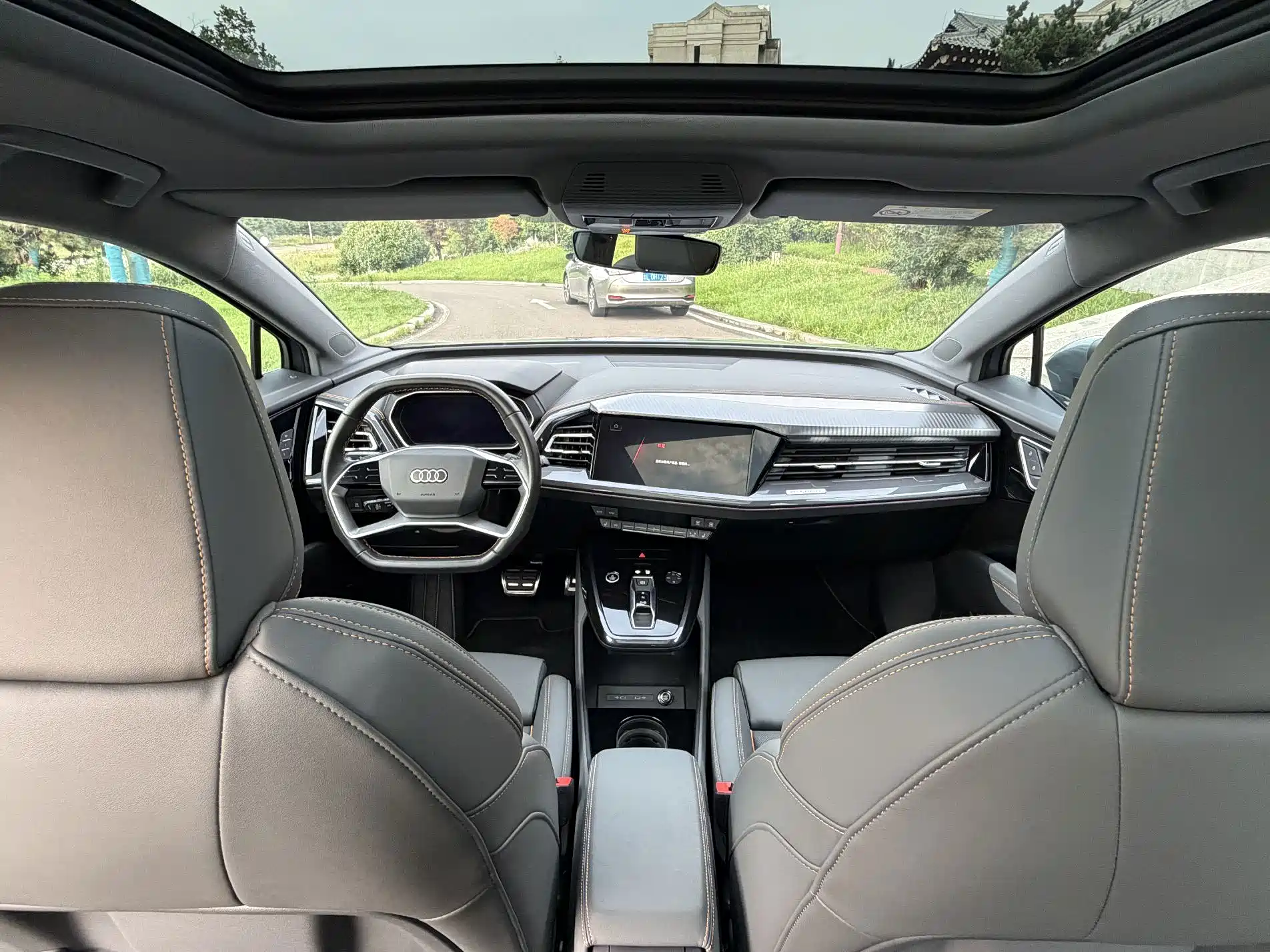 Photo 7 - Audi Q4 e-tron