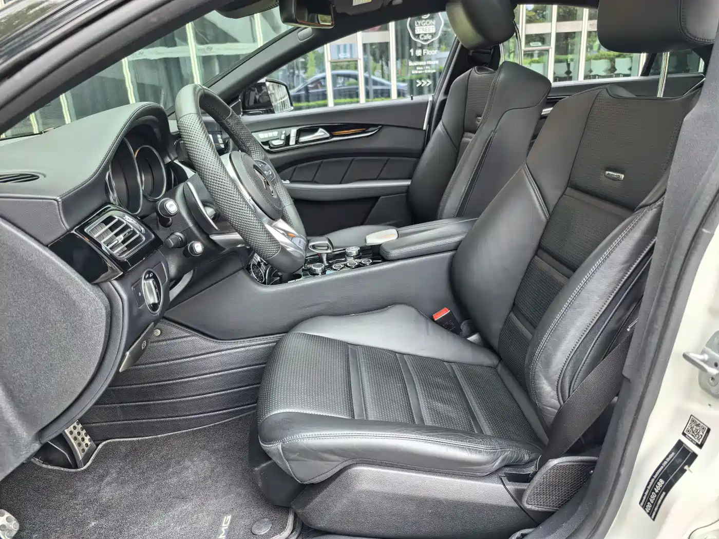 Mercedes-Benz CLS AMG 2015 AMG CLS 63 4MATIC фото 38