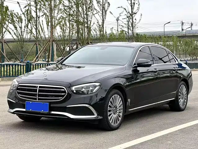 Mercedes-Benz E-Class 2023 E 300 L Fashion