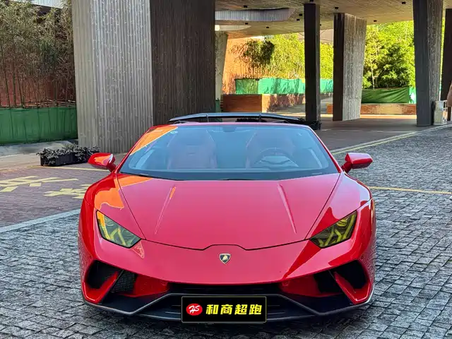 LAMBORGHINI HURACÁN