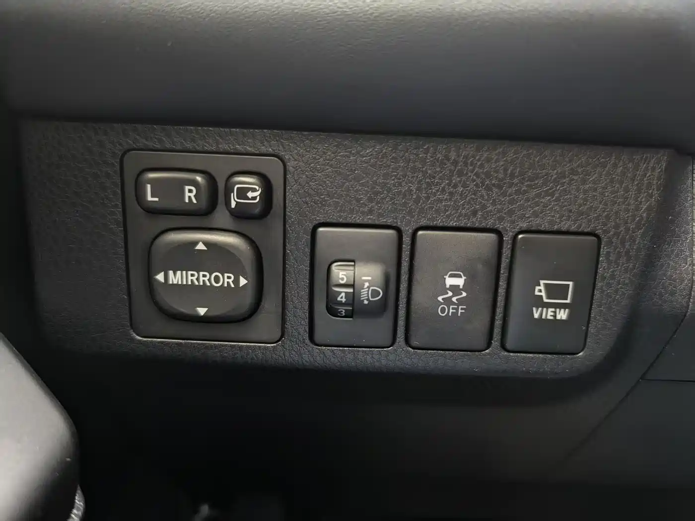 Toyota RAV4 Rongfang 2016 2.0L CVT 2WD Trend (China V) фото 16
