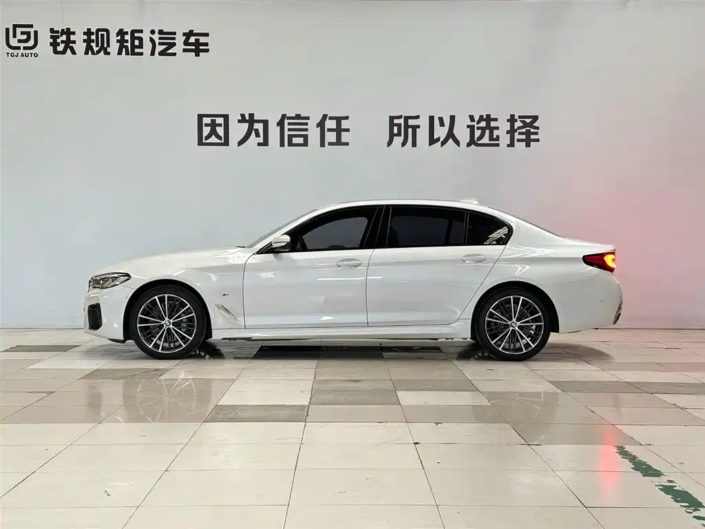 BMW 5 Series 2023 530Li Leading M Sport Package фото 3