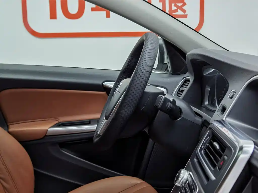 Фото 22 - Volvo S60