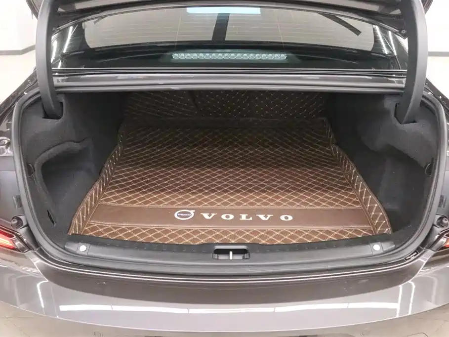 Фото 18 - Volvo S90