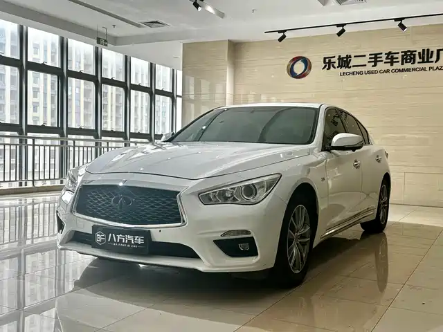 INFINITI Q50L