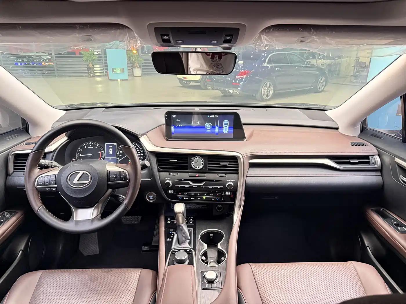 Photo 7 - Lexus RX