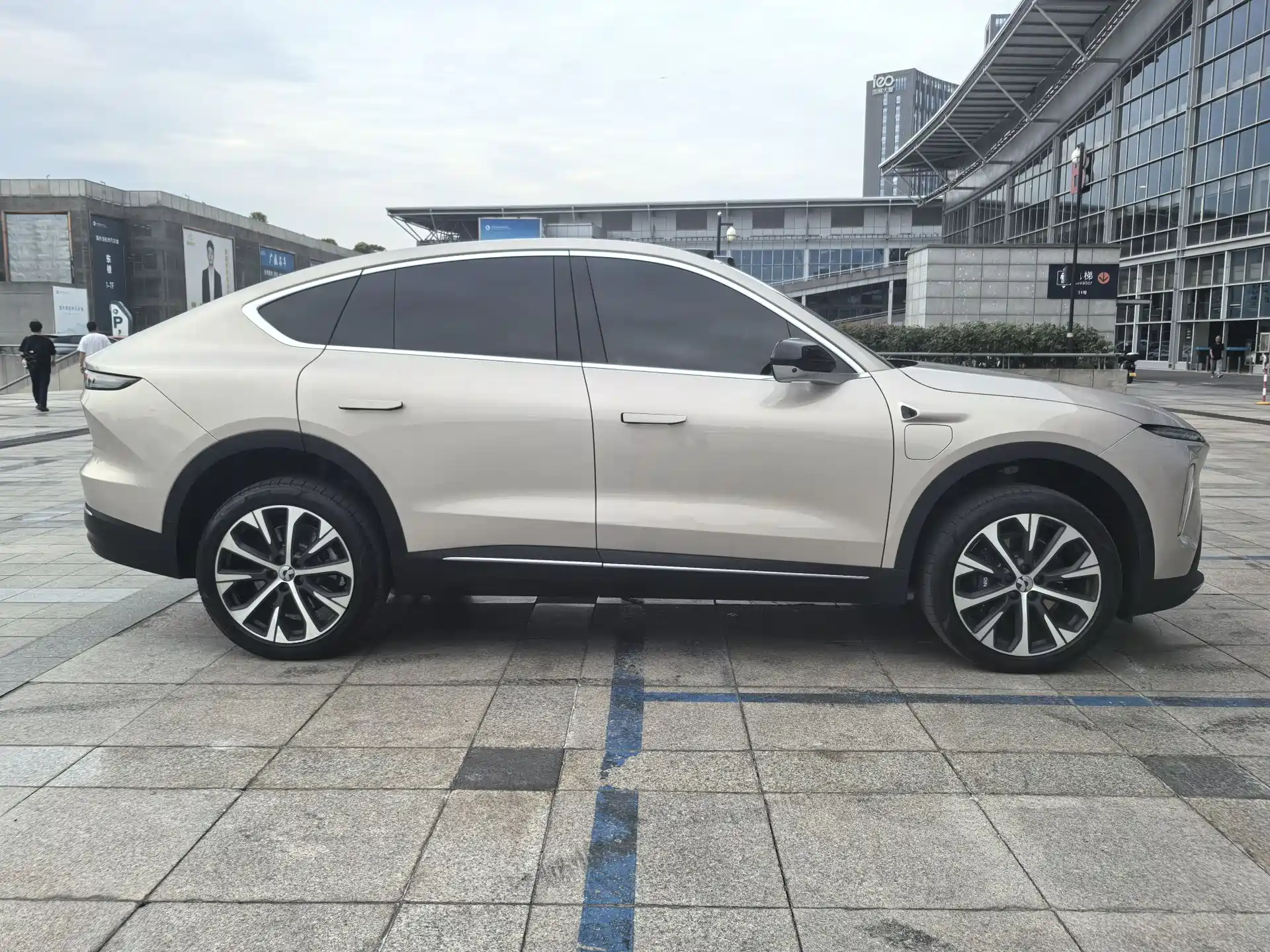 Фото 4 - NIO EC7