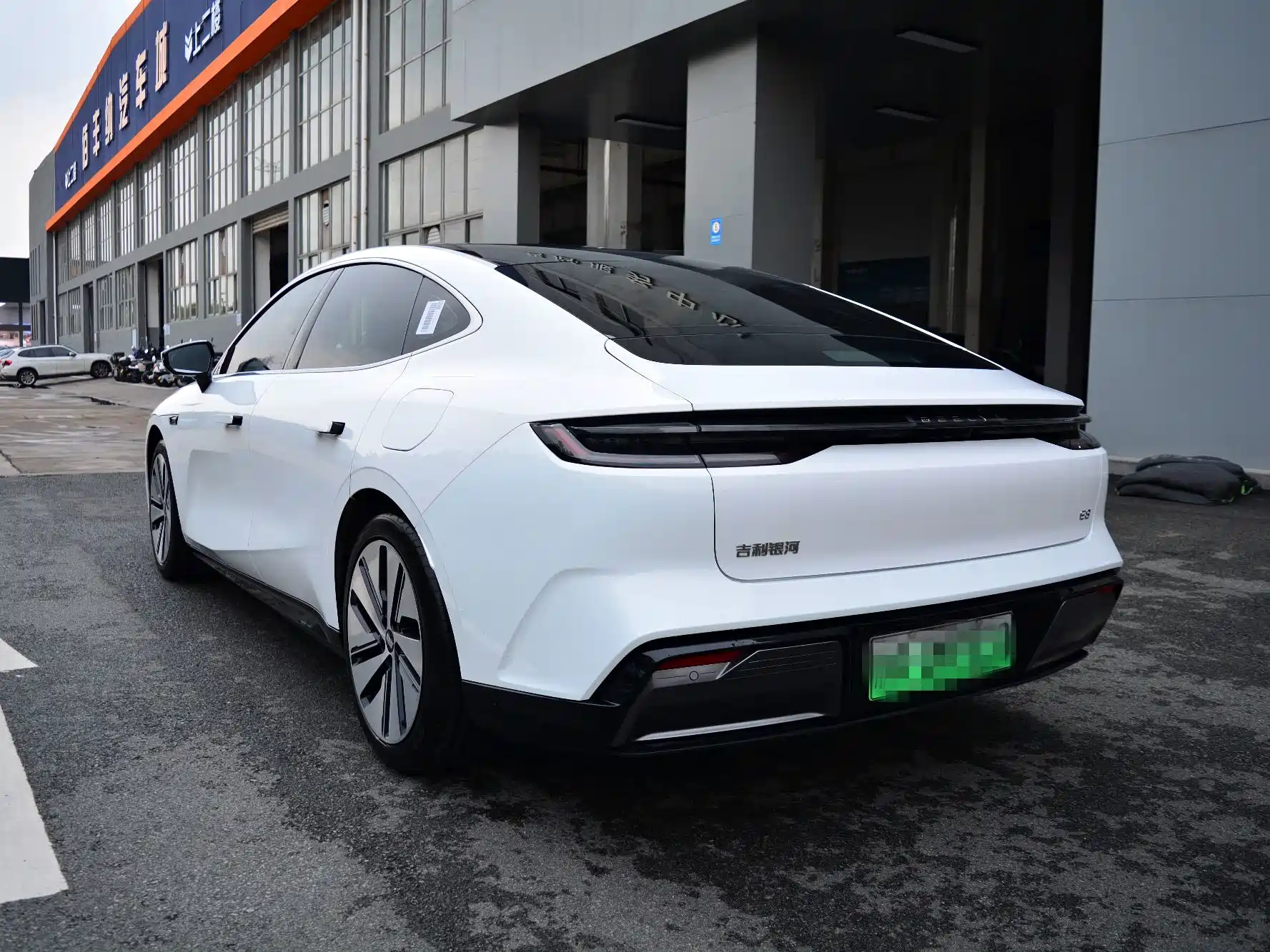 Фото 5 - Geely Galaxy Galaxy E8