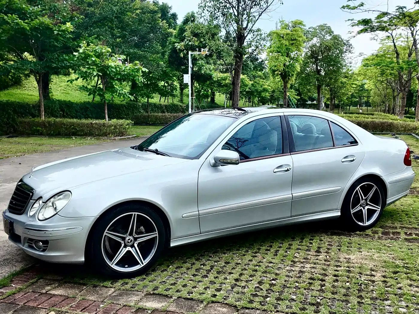 Mercedes-Benz E-Class 2008 Model E 280 Personality Sport Edition фото 13