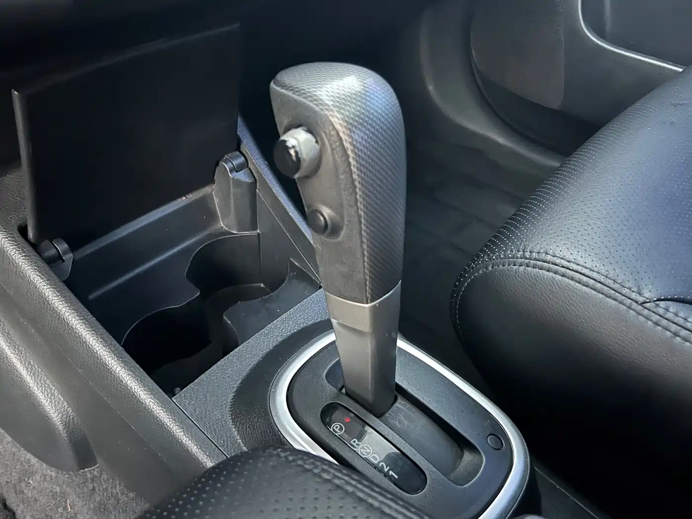 Nissan Tiida 2010 2011 1.6L CVT Luxury