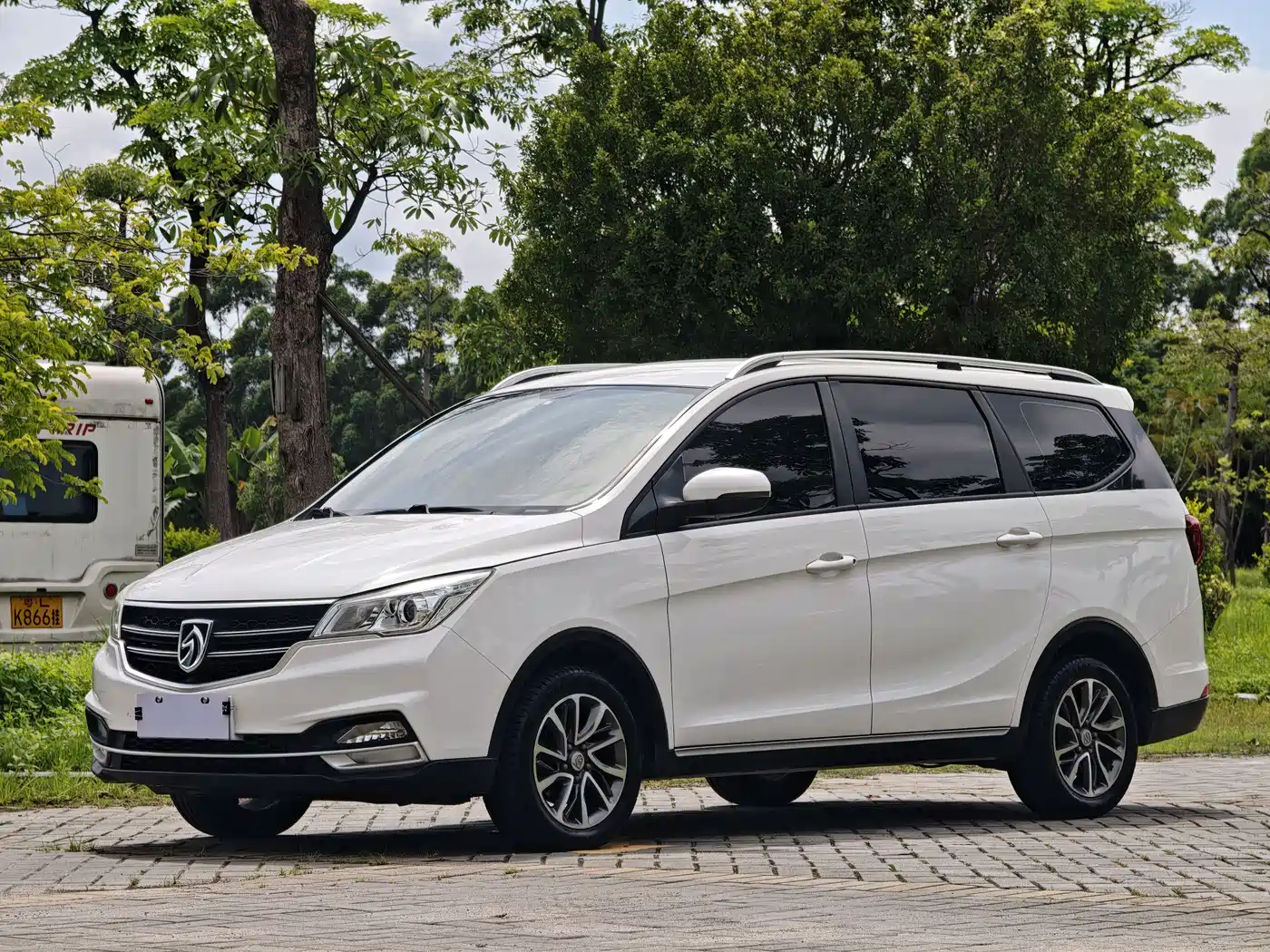 Baojun 730 2019 2019 1.5T CVT Fashion 7-Seater China V