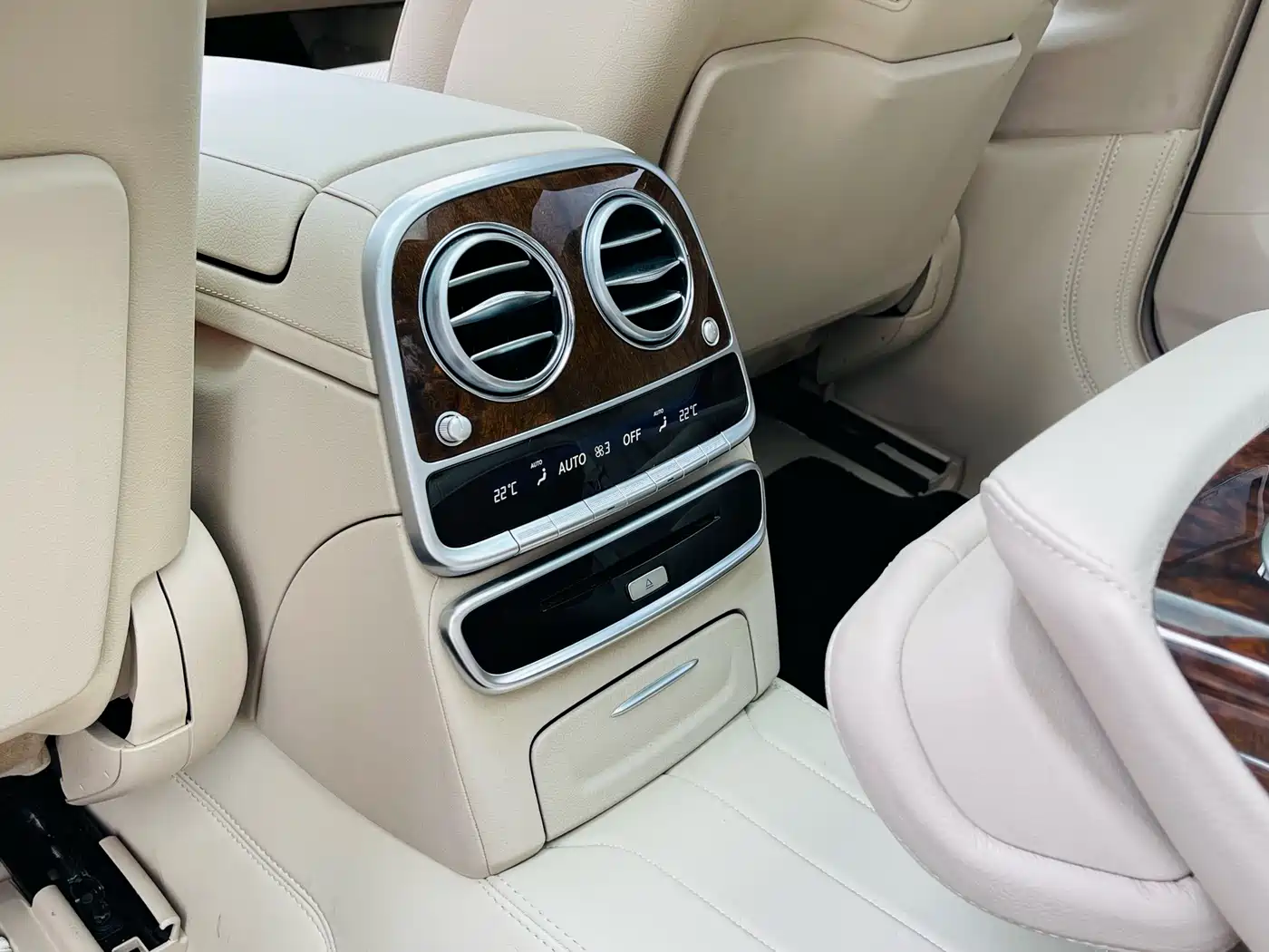 Mercedes-Benz S-Class 2015 S 400 L фото 12