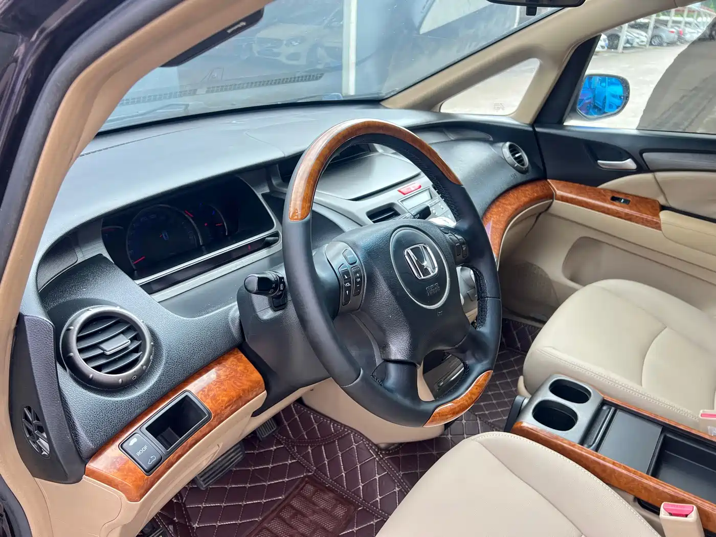 Фото 6 - Honda Odyssey