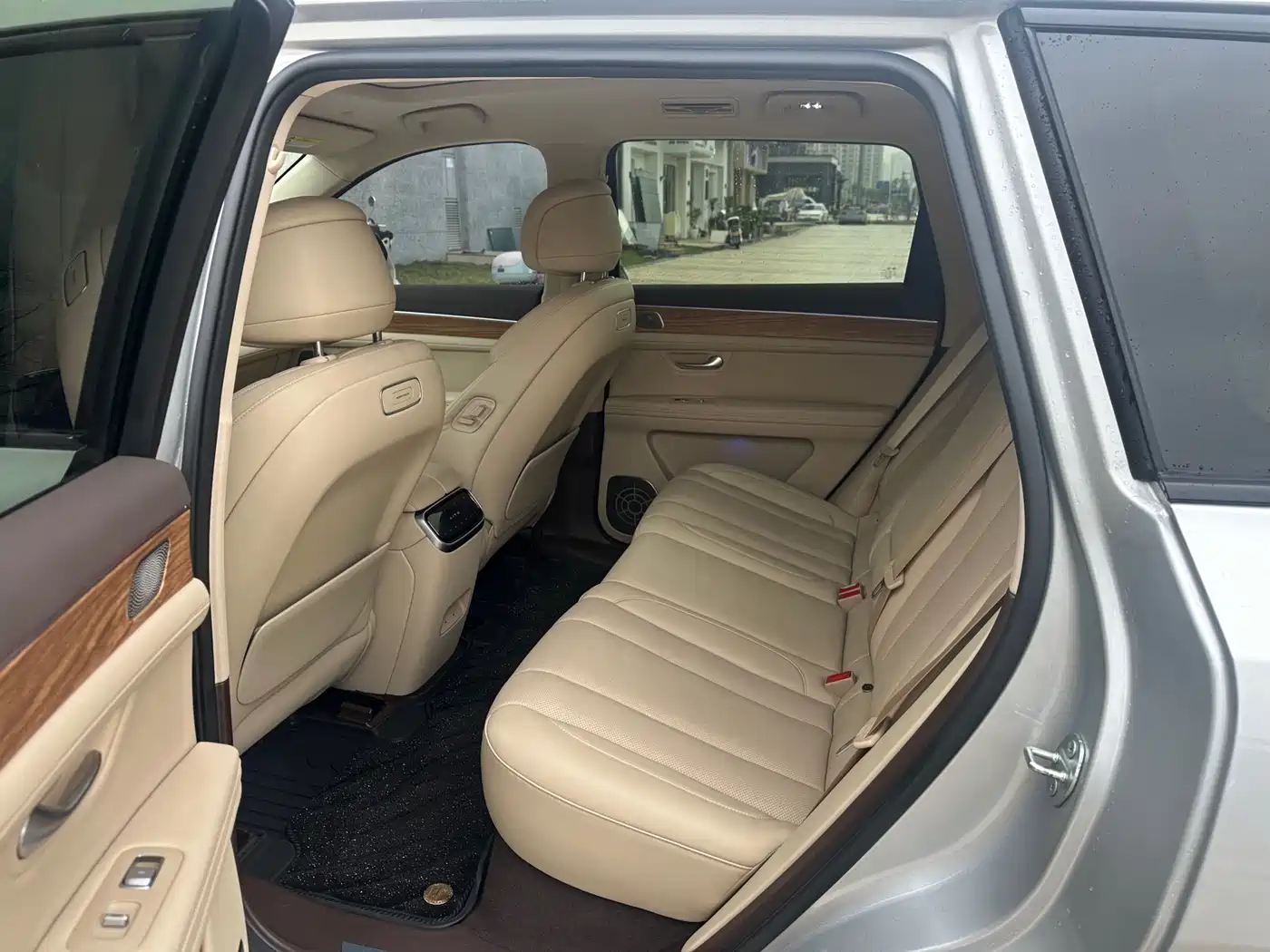 AITO Wenjie AITO M7 2024 1.5T RWD Plus 5-Seater фото 5