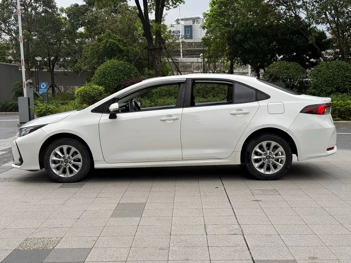 Toyota Corolla 2021 1.2T S-CVT Elite PLUS Edition фото 7
